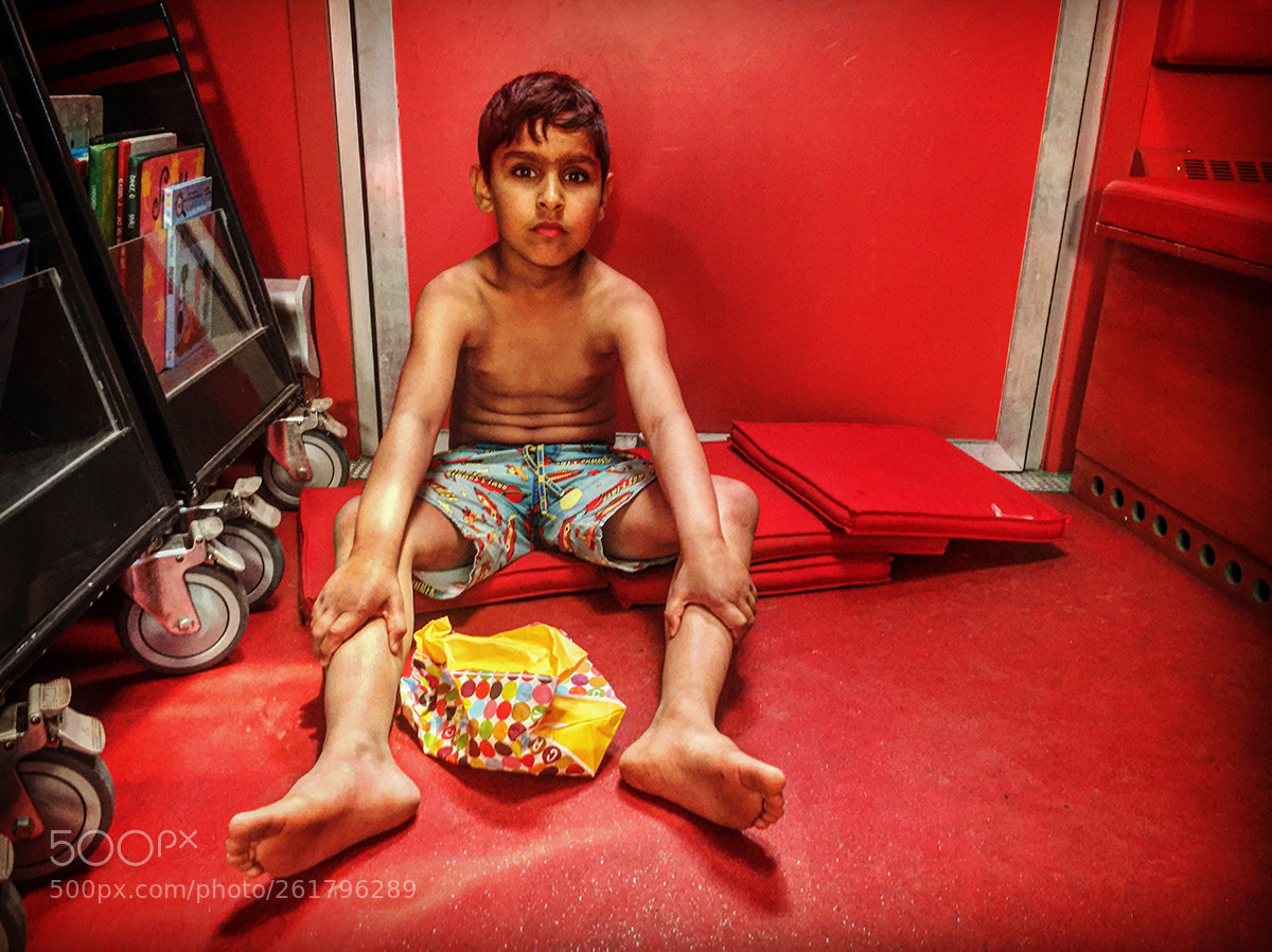 Apple iPhone 6 sample photo. A boy from east photography