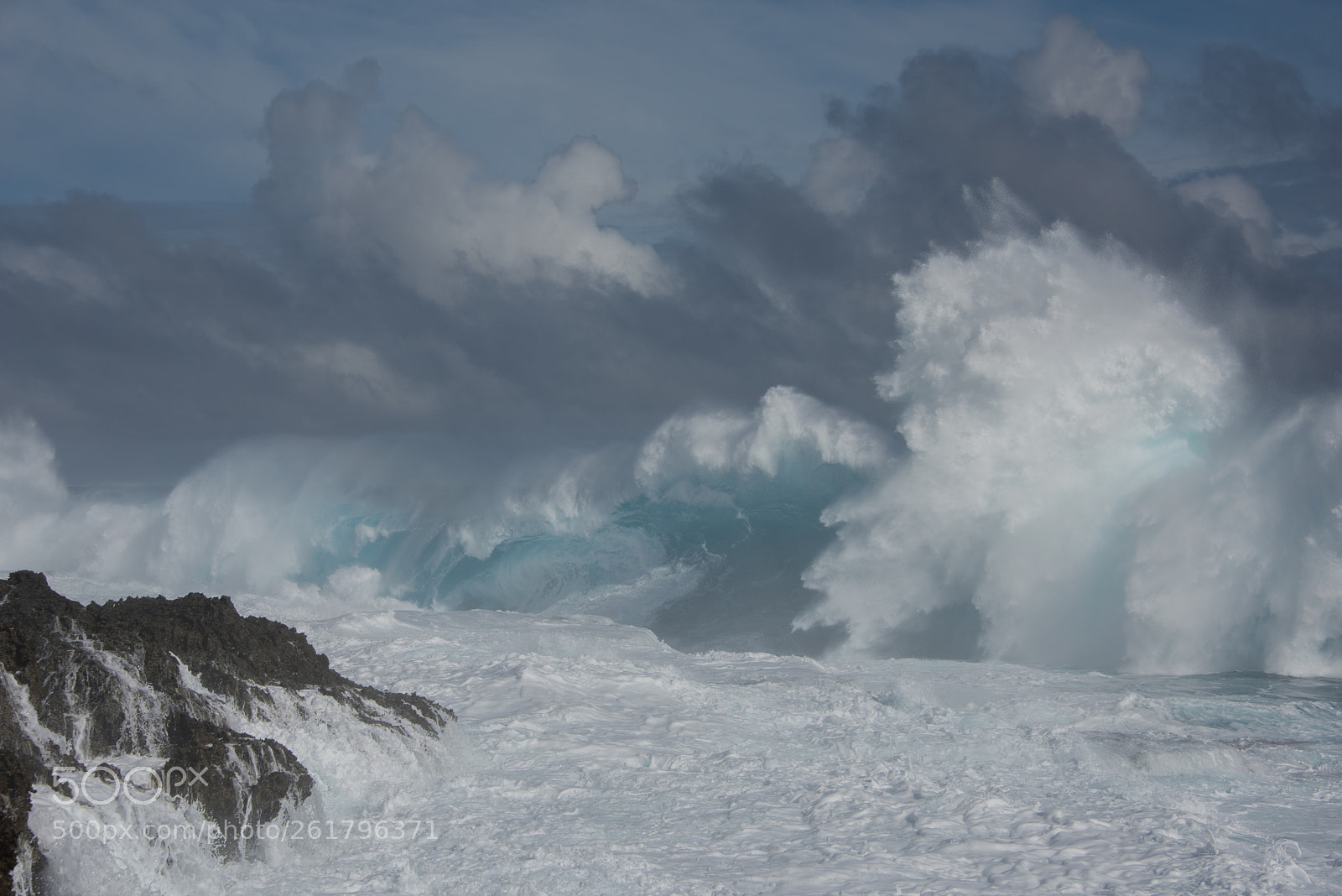 Nikon D810 sample photo. Tonga big waves -3 photography