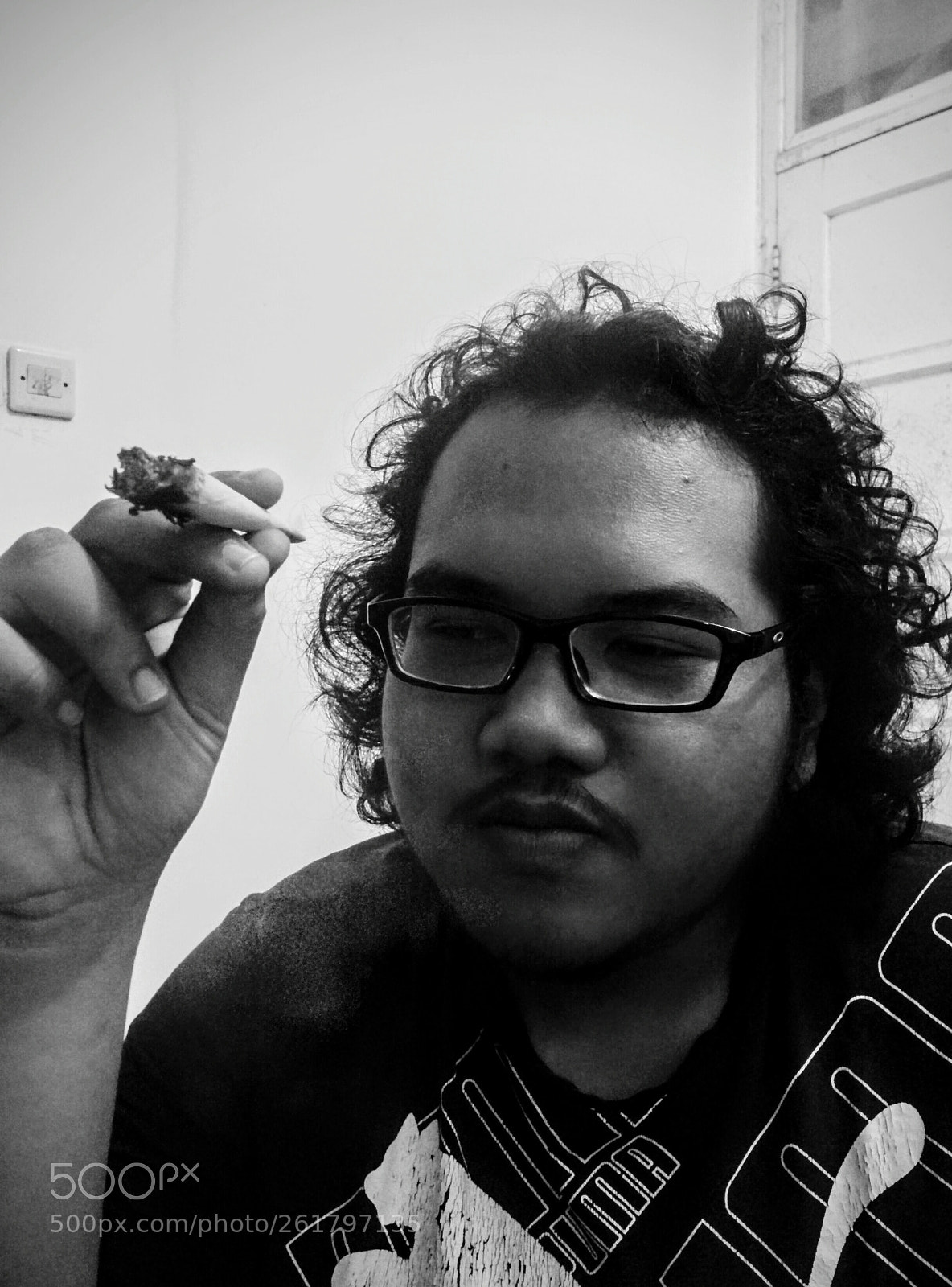 LG Nexus 5 sample photo. Smoking photography