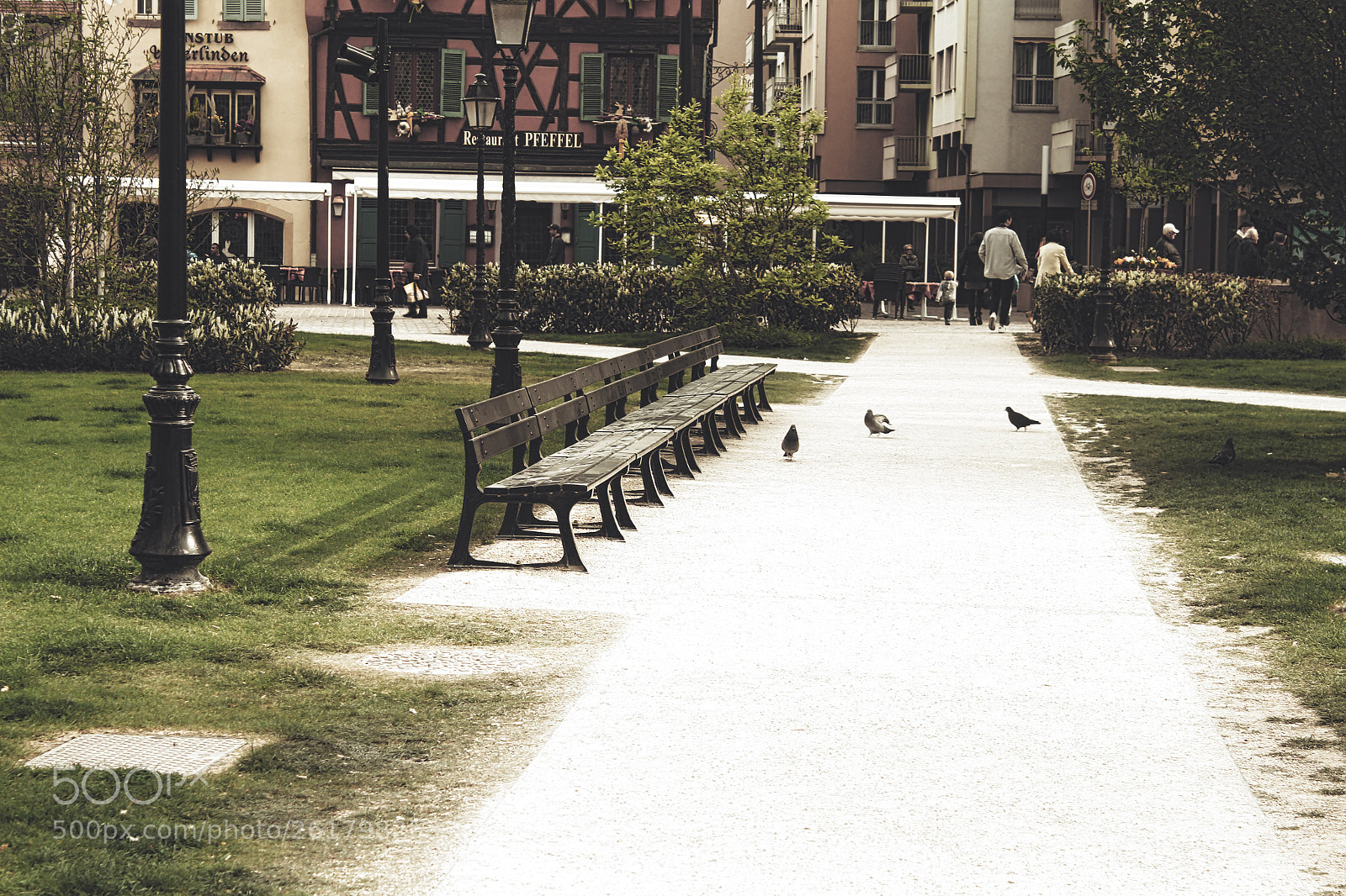 Canon EOS 700D (EOS Rebel T5i / EOS Kiss X7i) sample photo. Vintage-parkbench photography
