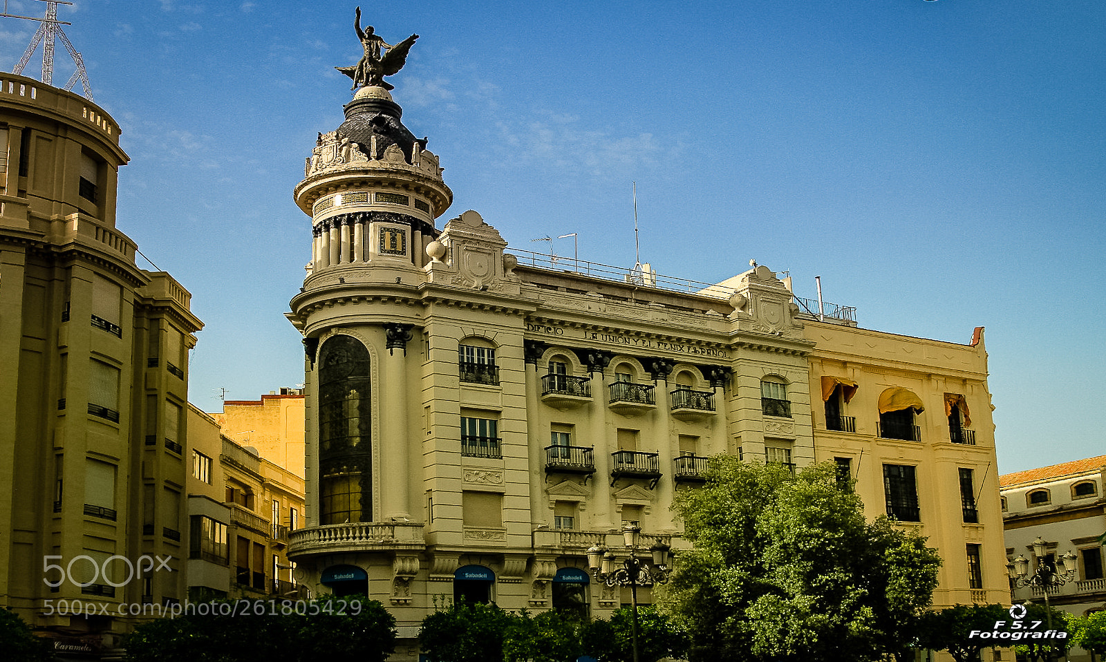 Canon EOS 7D sample photo. Plaza de las tendillas photography