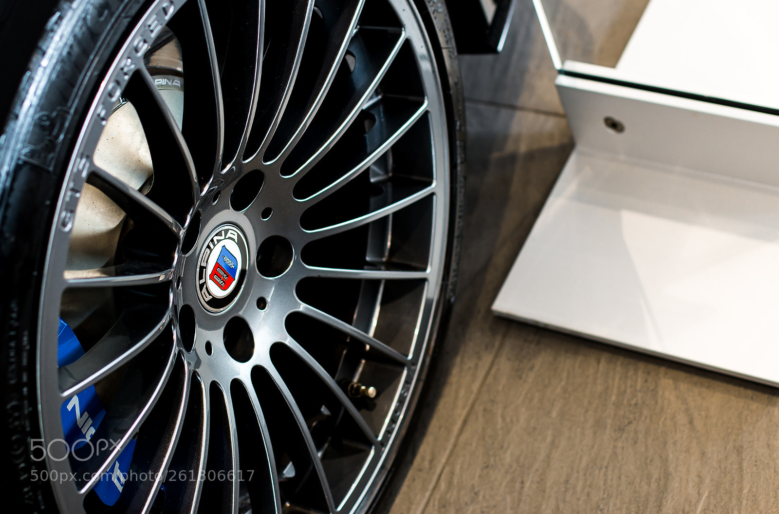 Canon EOS 70D sample photo. The wheel of an photography
