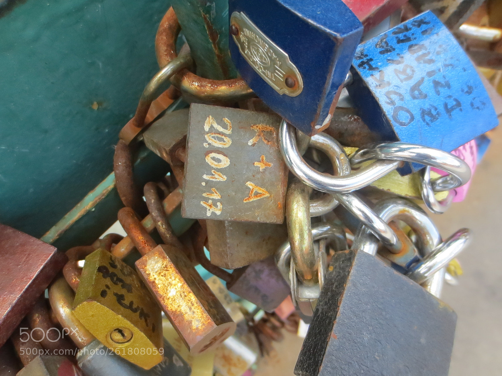 Canon PowerShot ELPH 110HS (PowerShot IXUS 125 HS) sample photo. Padlock of love photography