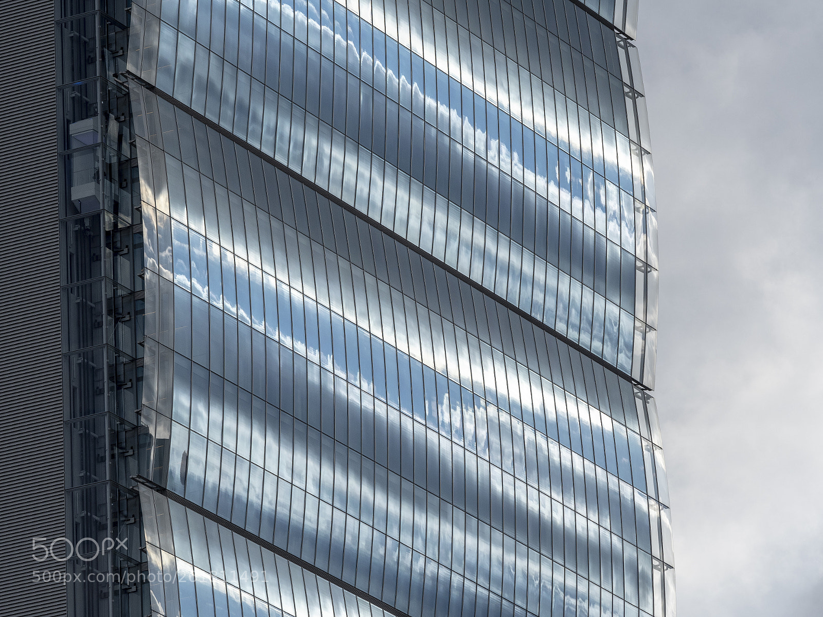 Olympus OM-D E-M5 II sample photo. Isozaki tower at citylife photography
