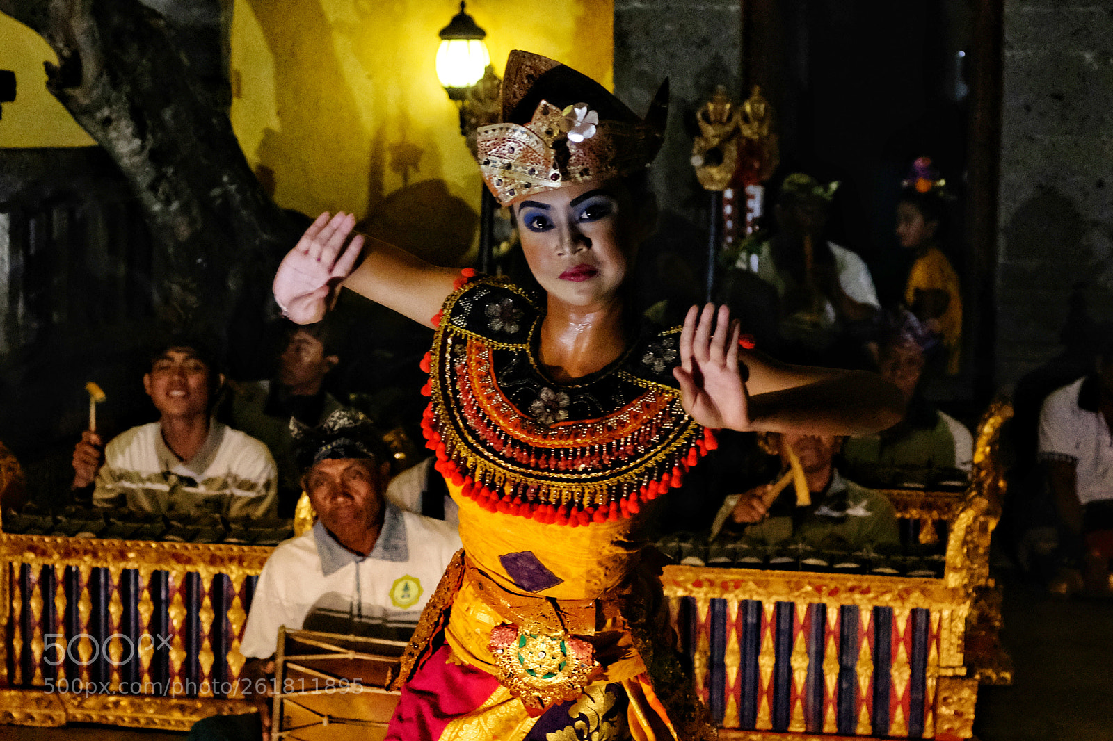 Fujifilm X100F sample photo. Bali dancer photography