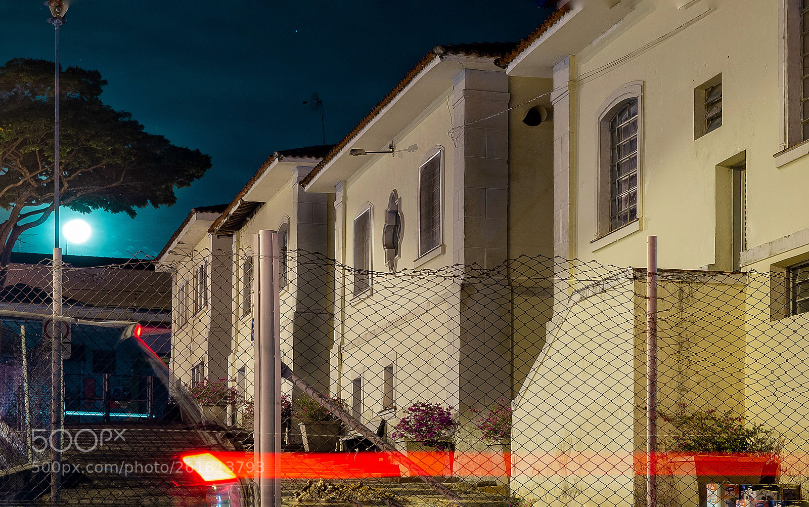 Sony Alpha NEX-F3 sample photo. Late night photography