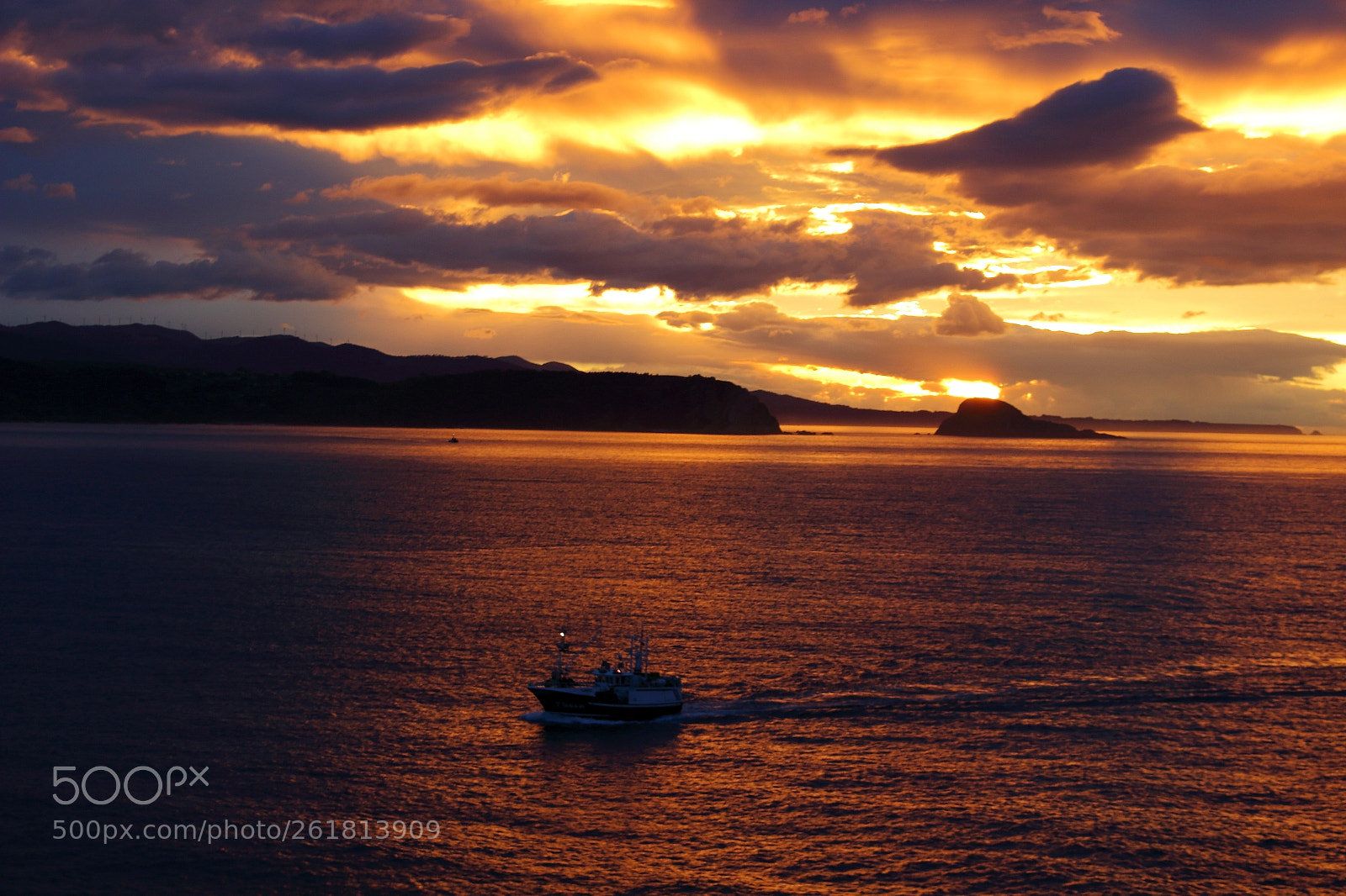 Canon EOS 100D (EOS Rebel SL1 / EOS Kiss X7) sample photo. Cloudy sunset photography