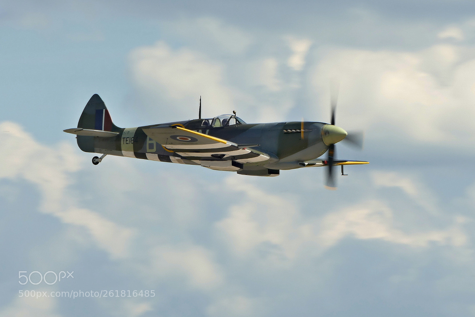Panasonic Lumix DMC-FZ1000 sample photo. Supermarine spitfire photography