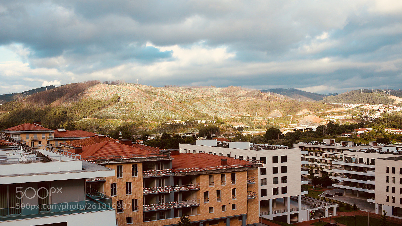 Canon EOS 100D (EOS Rebel SL1 / EOS Kiss X7) sample photo. Urban landscape photography