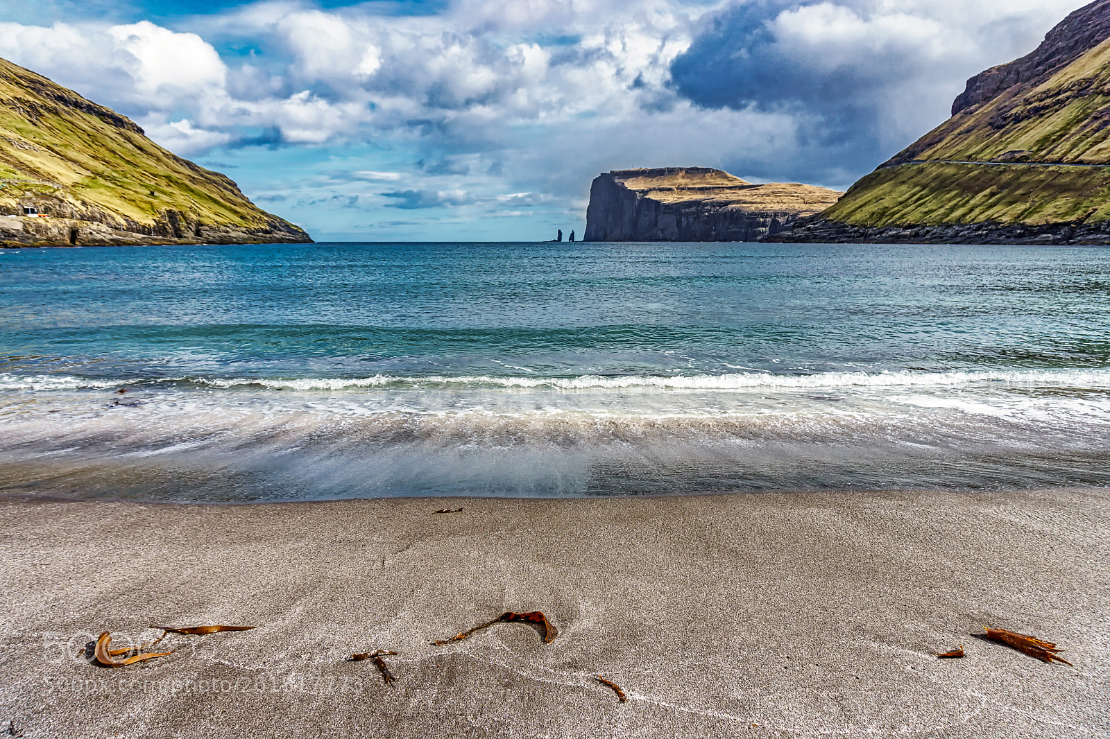 Sony a6000 sample photo. Tjørnuvík beach photography