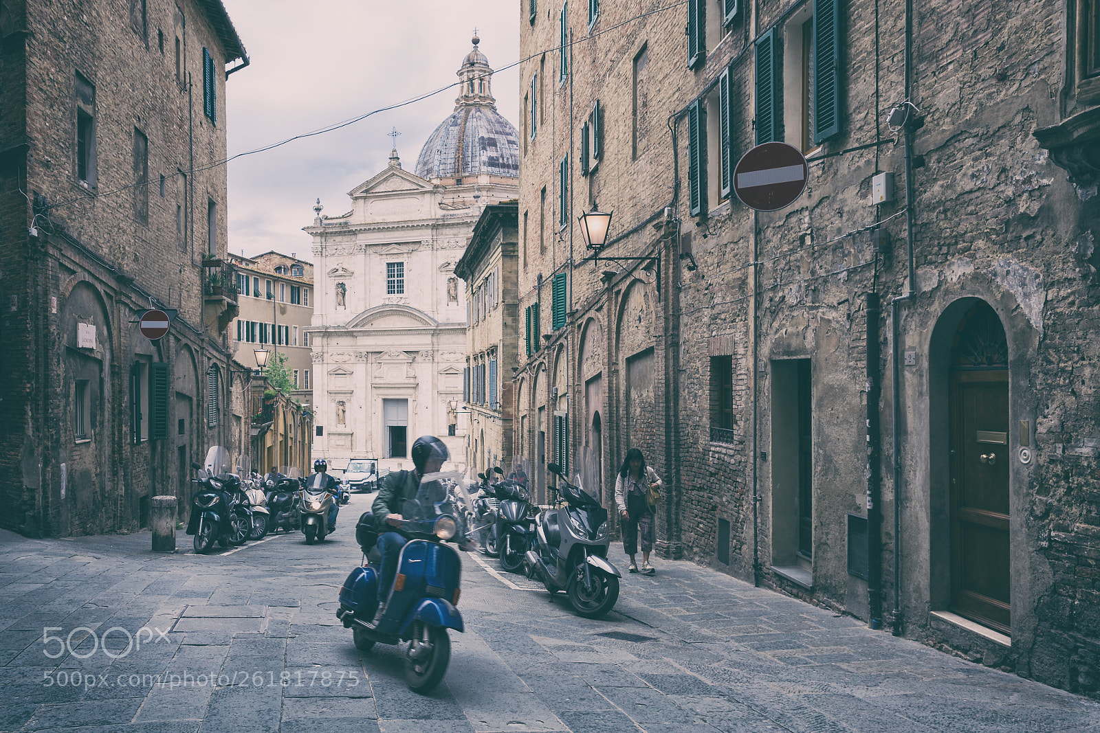 Canon EOS 6D sample photo. Street of siena photography