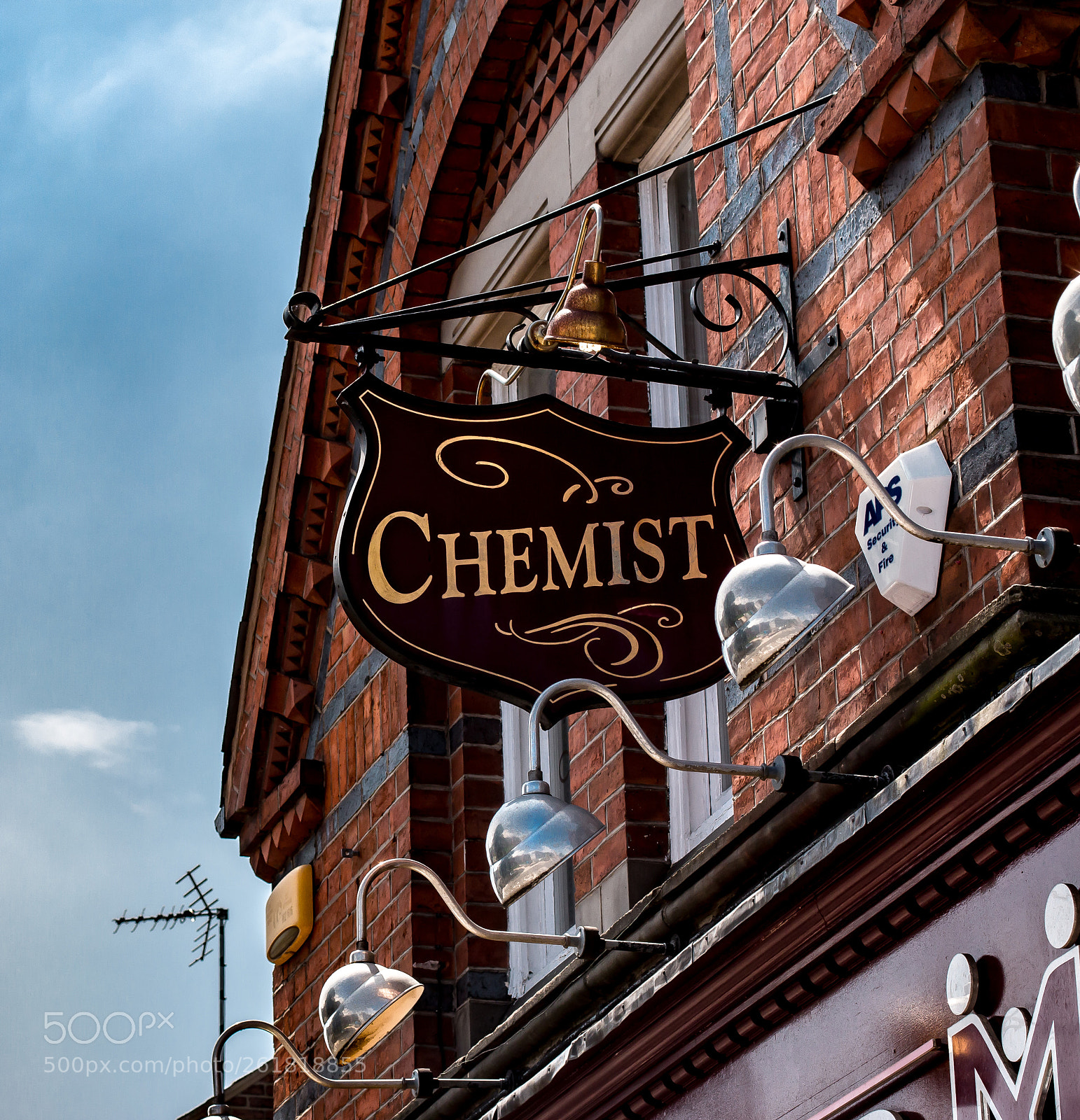 Canon EOS 70D sample photo. A vintage looking chemist photography