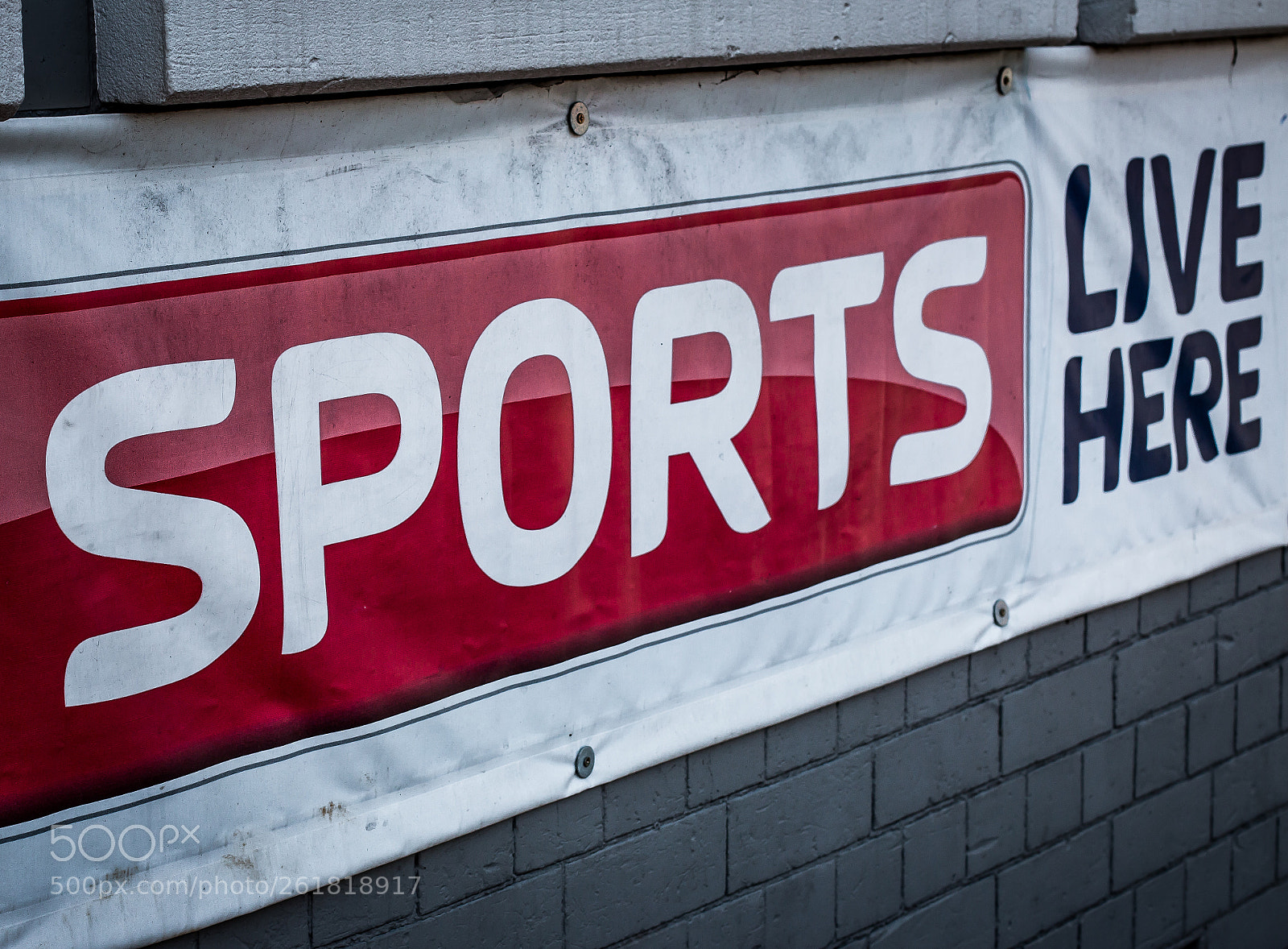Canon EOS 70D sample photo. A banner outside of photography