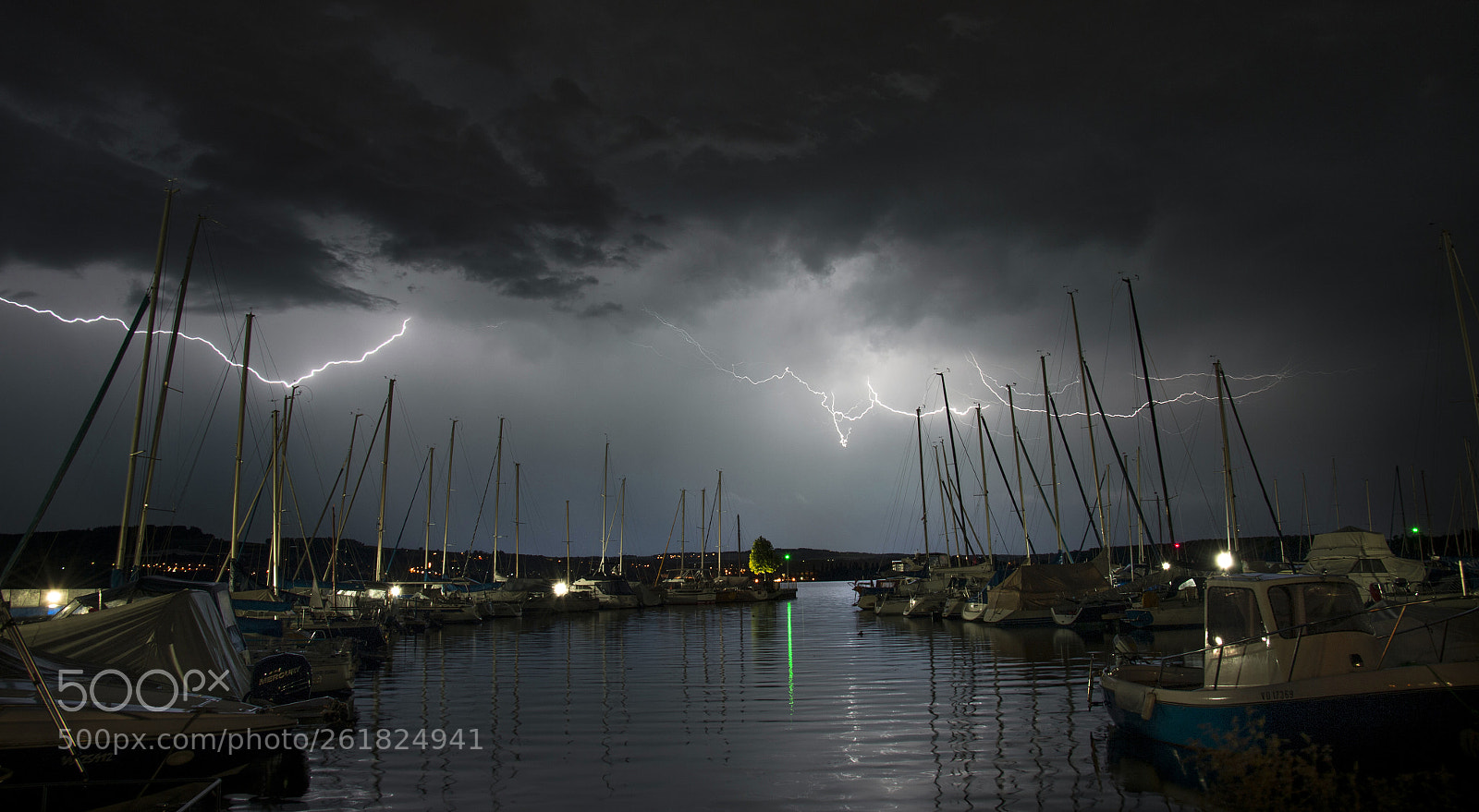 Nikon D4 sample photo. Orage port de gransdon photography