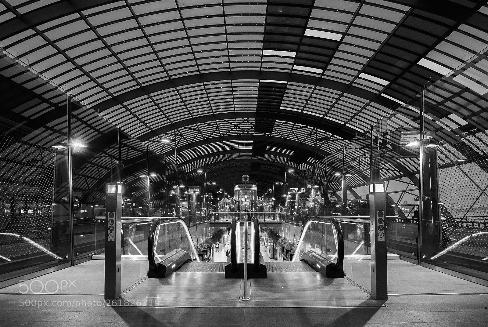 Sony a7 III sample photo. Symmetry @ amsterdam central station photography