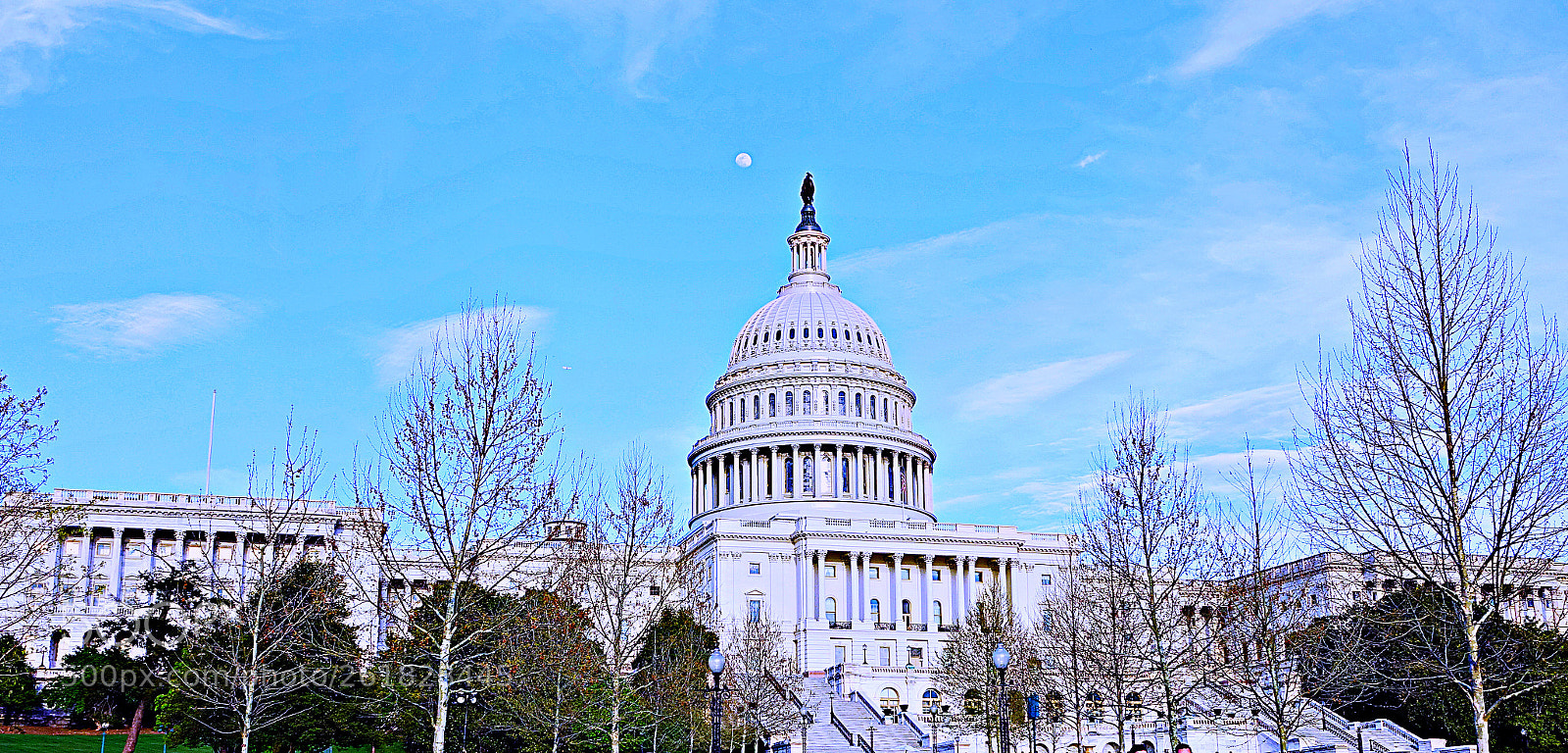 Sony Cyber-shot DSC-RX10 II sample photo. Capitol moon photography