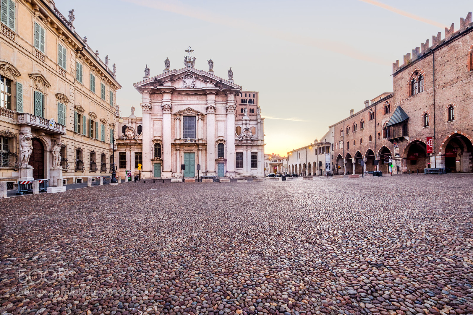 Fujifilm X-T2 sample photo. View of mantua cathedral photography