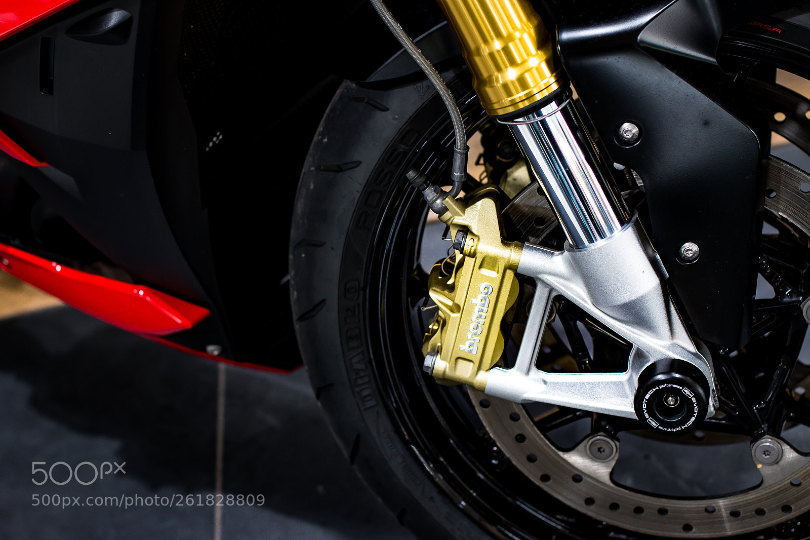 Canon EOS 70D sample photo. A modern sports bike photography