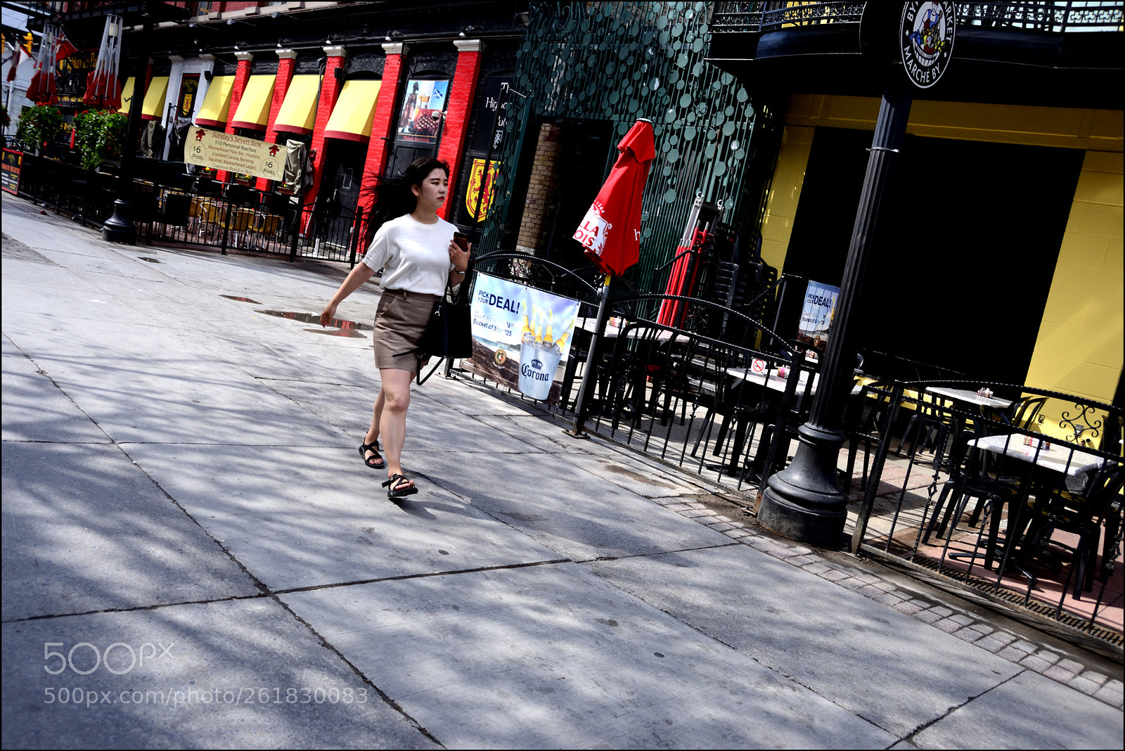 AF Zoom-Nikkor 28-70mm f/3.5-4.5D sample photo. Street scene photography