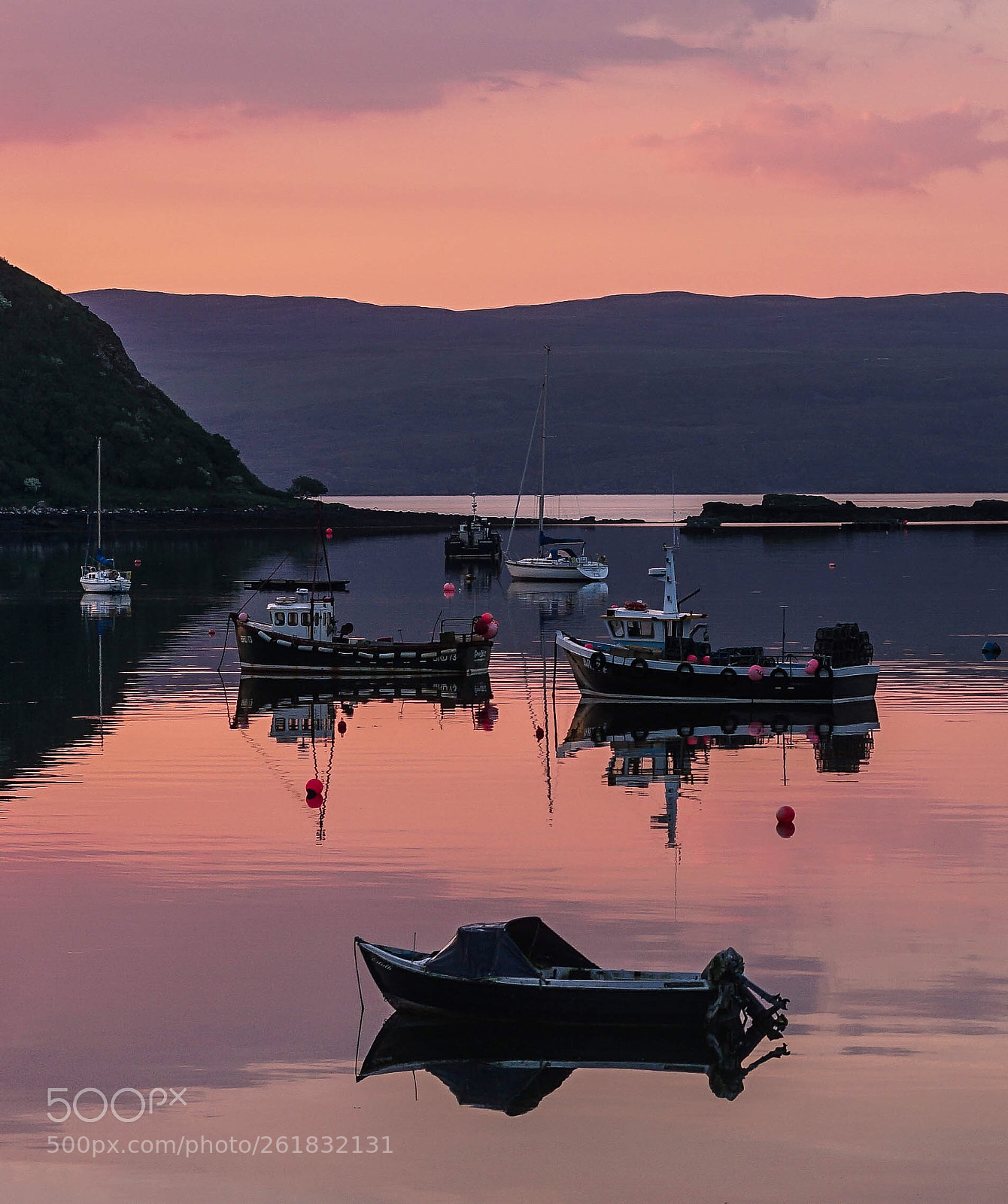 Sony a7 II sample photo. Early morning in portree photography