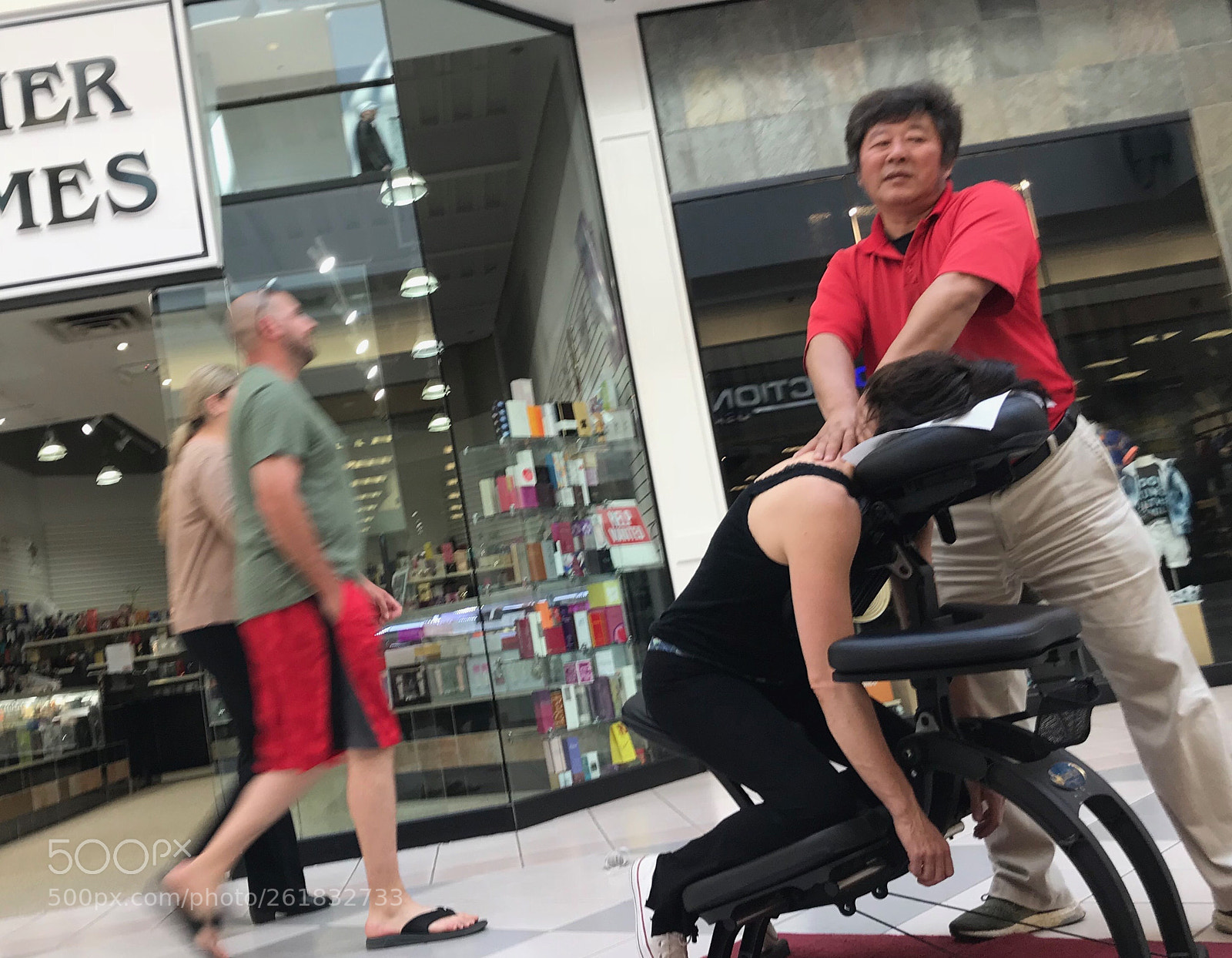 Apple iPhone 7 Plus sample photo. Mall massage photography
