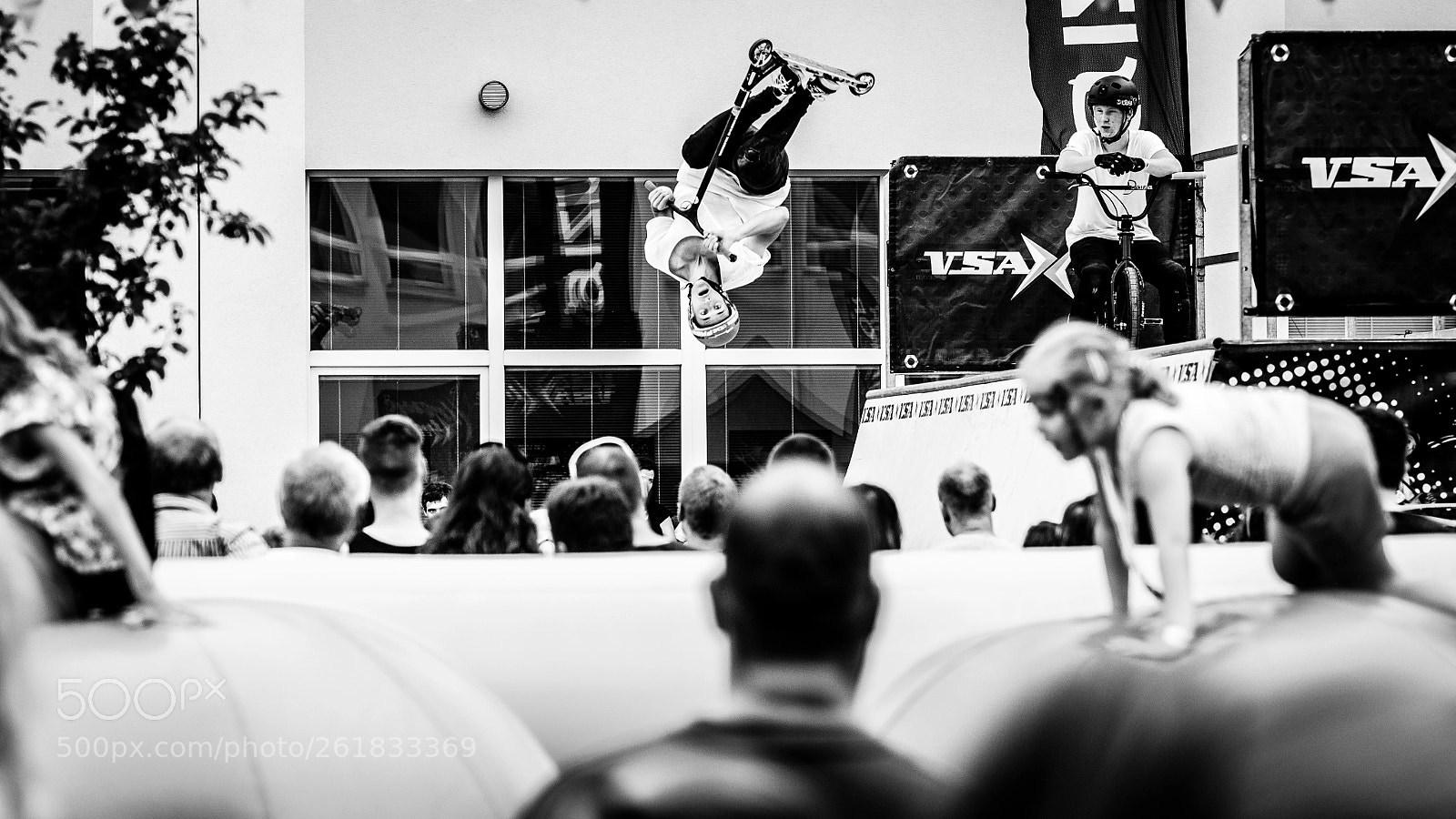 Fujifilm X-T2 sample photo. Head down photography