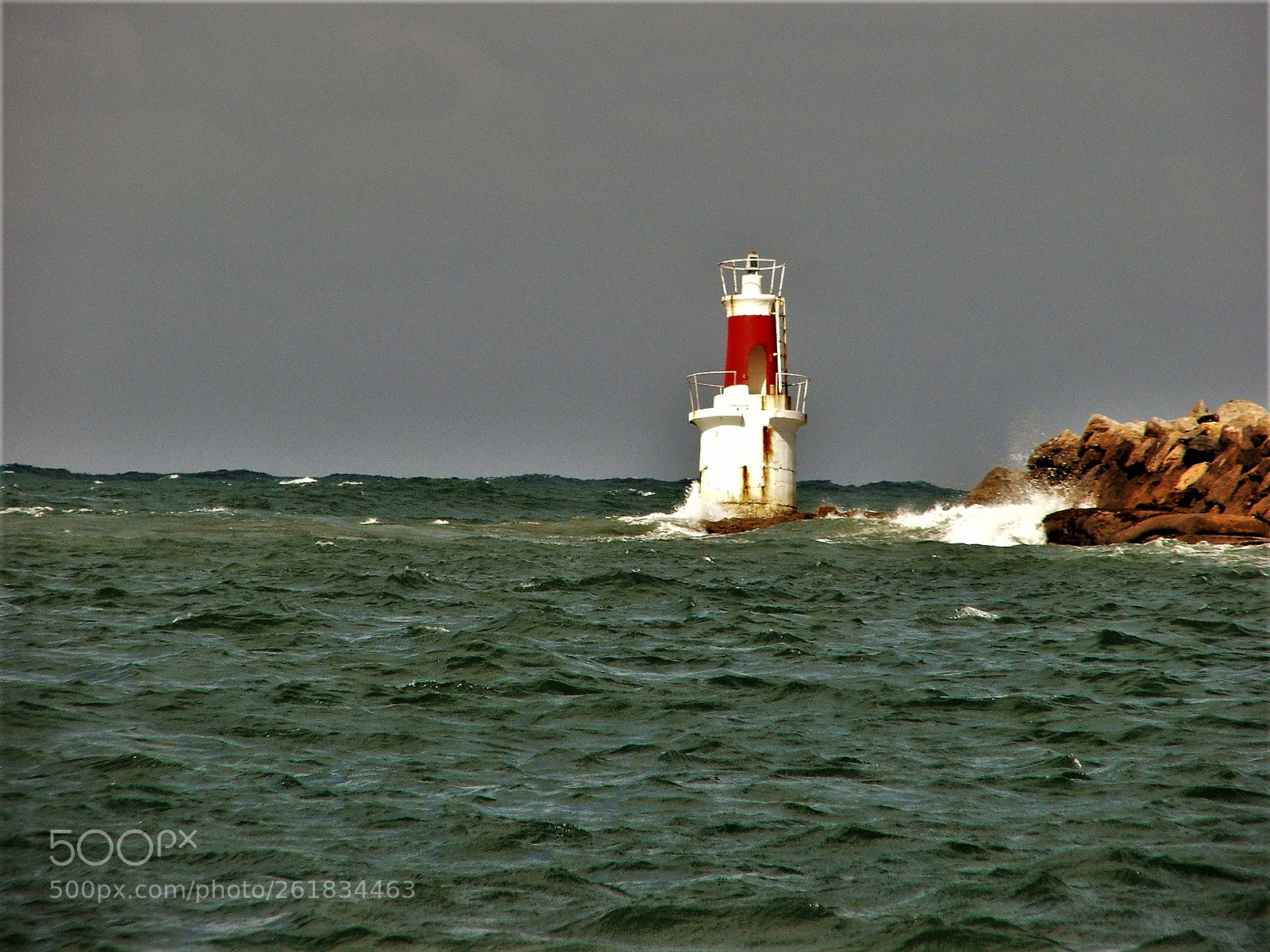 Fujifilm FinePix S5500 sample photo. Lighthouse in the cantabric photography