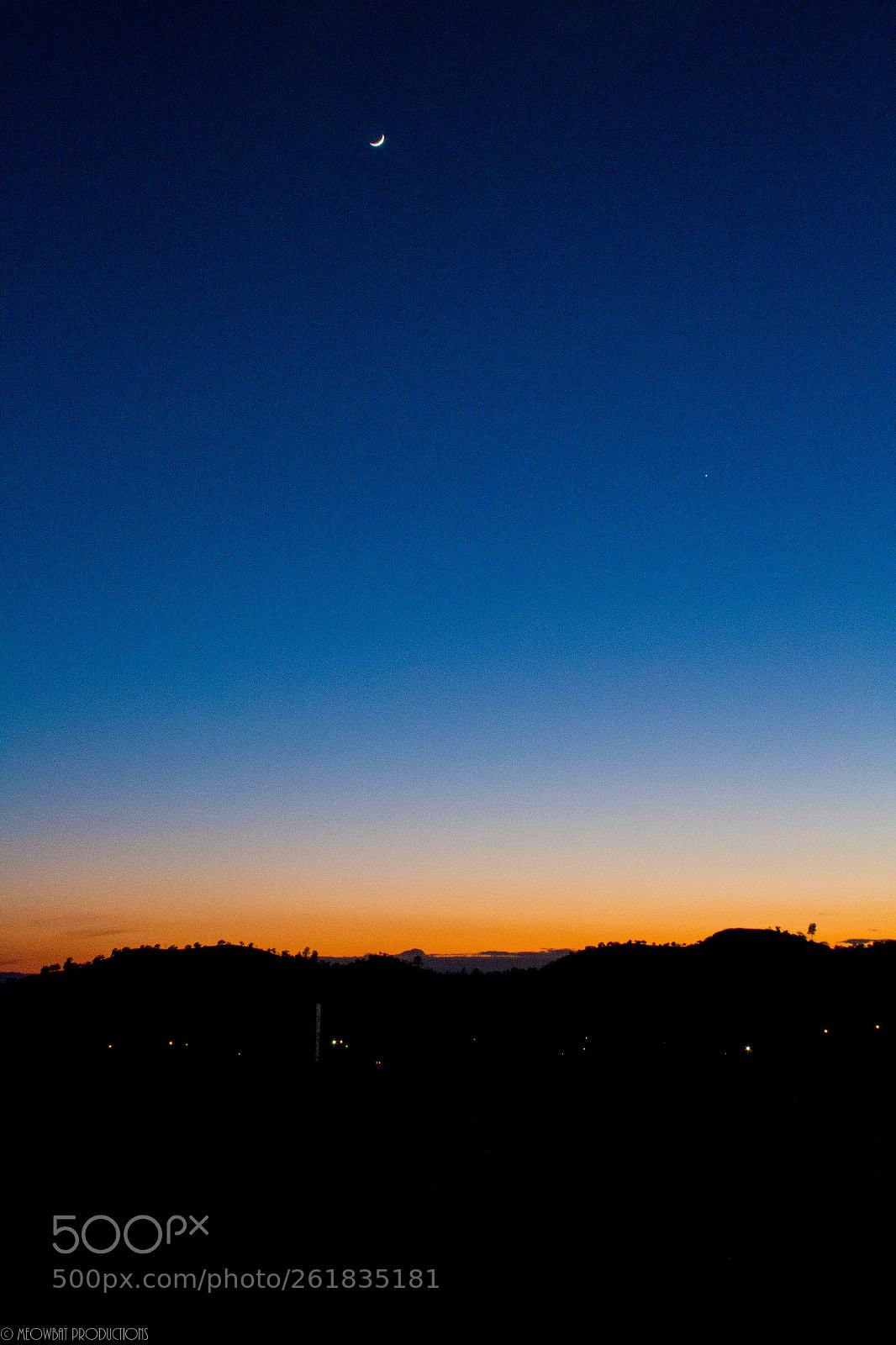 Canon EOS 1300D (EOS Rebel T6 / EOS Kiss X80) sample photo. Moon rising photography