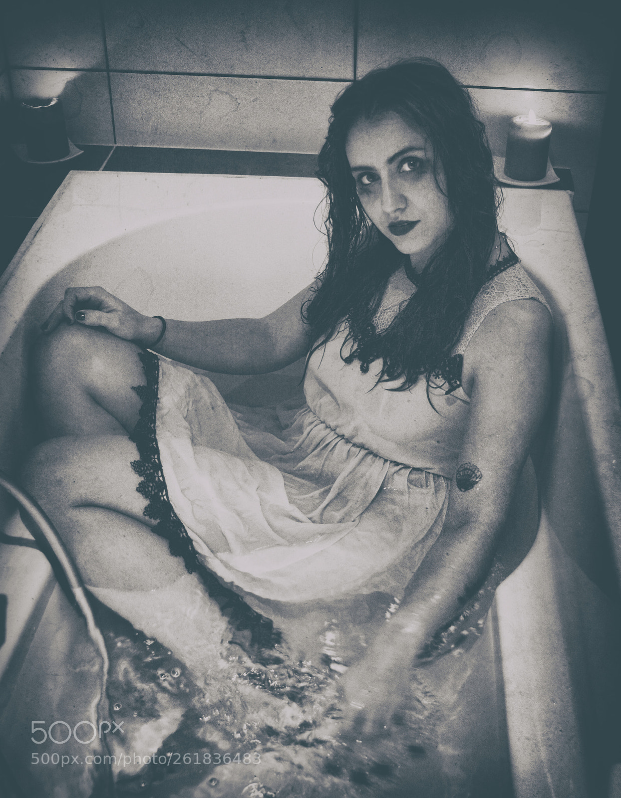 Nikon D7100 sample photo. La baignoire...épilogue 2ème... photography