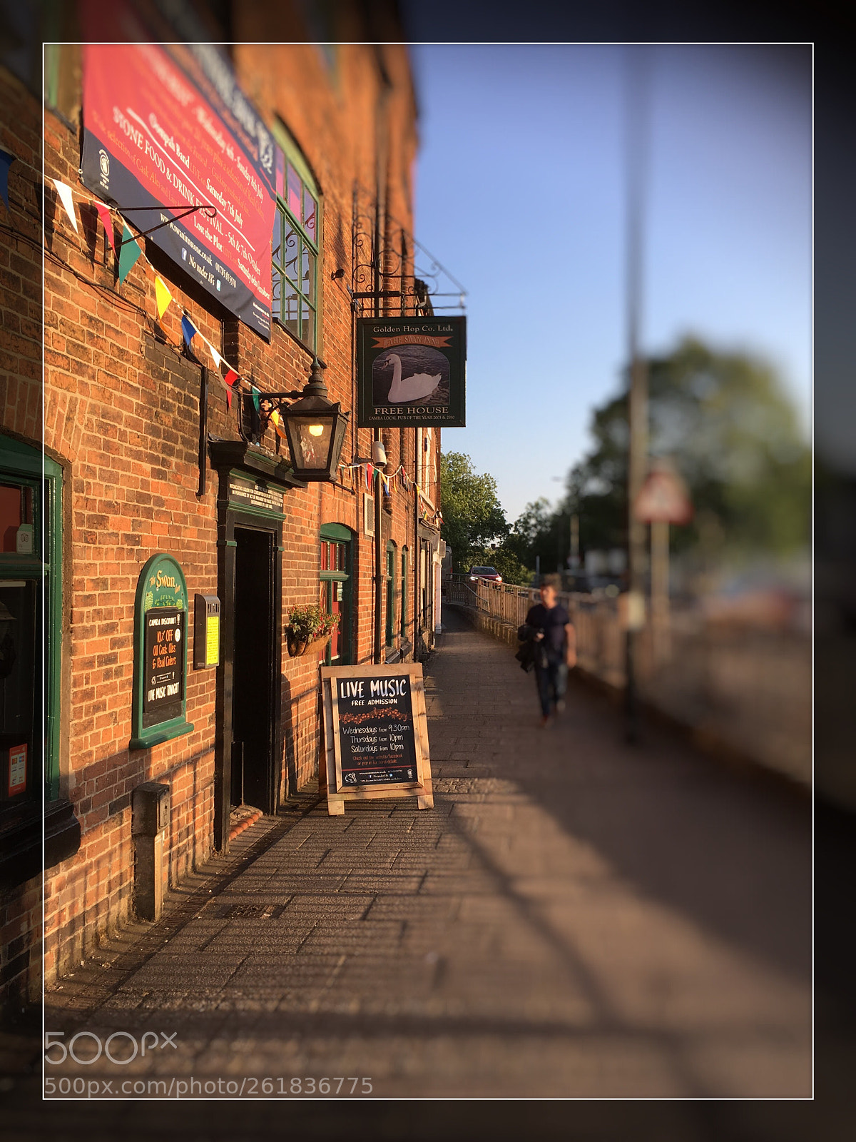 Apple iPhone SE sample photo. The swan stone photography