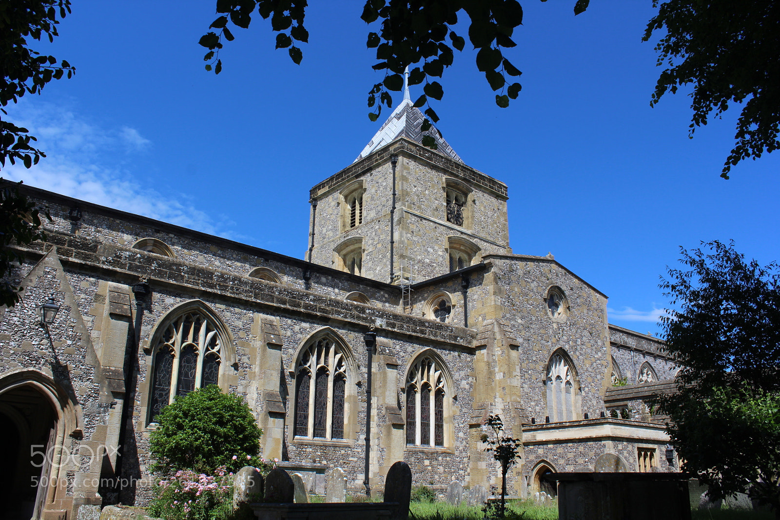 Canon EOS 1300D (EOS Rebel T6 / EOS Kiss X80) sample photo. St nicholas' church in photography