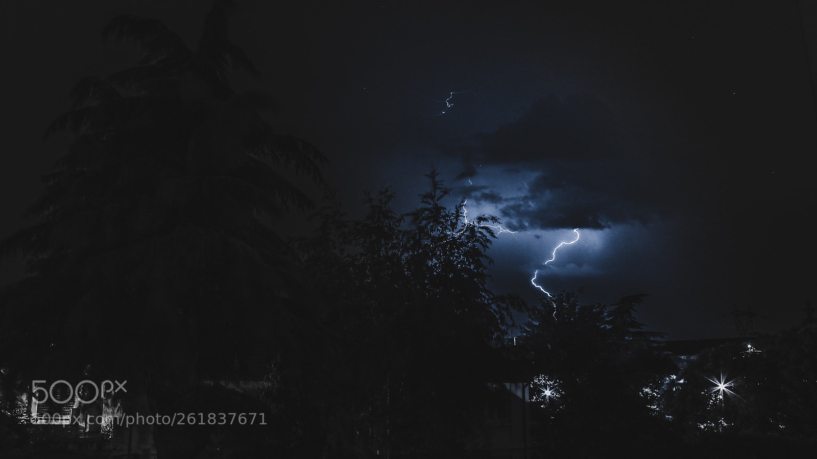 Canon EOS 100D (EOS Rebel SL1 / EOS Kiss X7) sample photo. Lightning photography