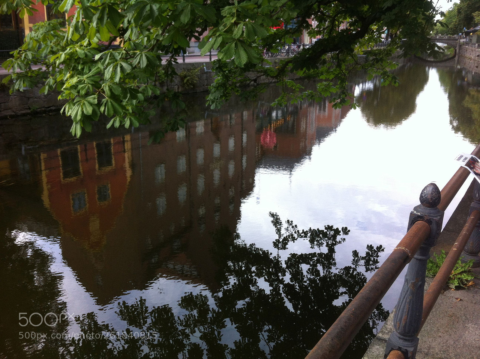Apple iPhone 4 sample photo. Water mirror photography