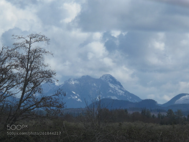 Canon PowerShot G10 sample photo. Saddle mountain framed by photography