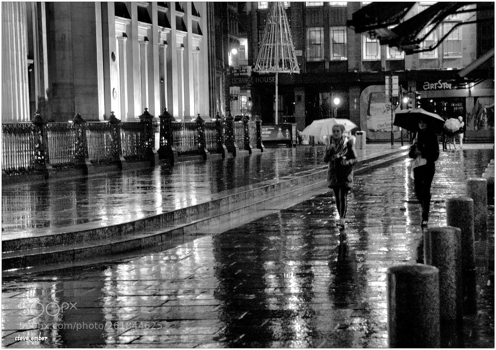 Canon EOS 40D sample photo. A rainy night in photography