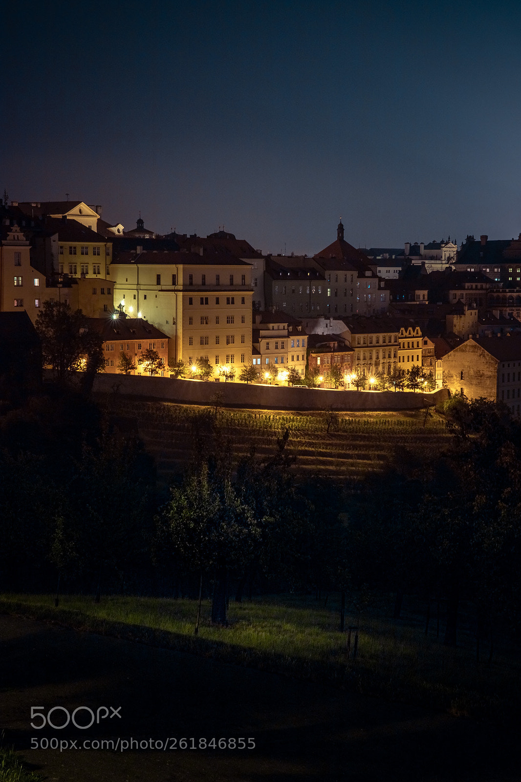 Canon EOS 6D Mark II sample photo. Night photography