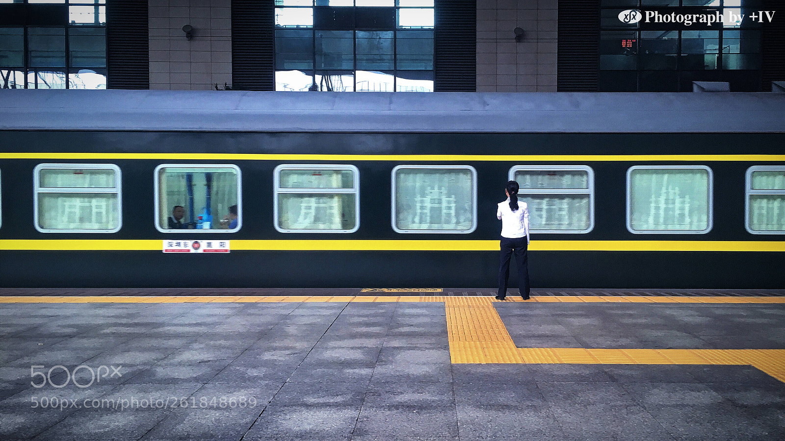 Apple iPhone SE sample photo. 一个人 photography