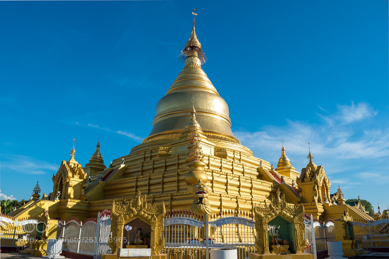 Nikon D5500 sample photo. Mandalay, myanmar - photo photography