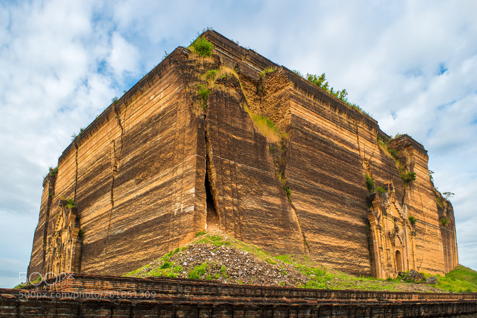 Nikon D5500 sample photo. Mingun, myanmar - side photography