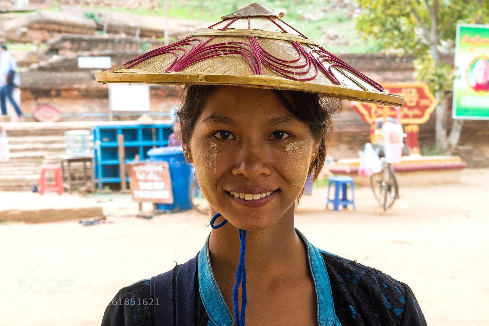 Nikon D5500 sample photo. Mingun, myanmar - woman photography