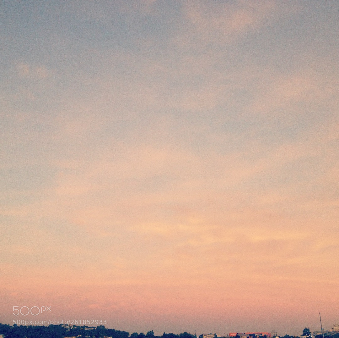 Apple iPhone 4S sample photo. The city below photography