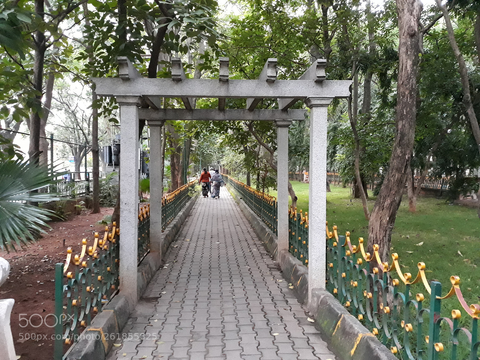 Samsung Galaxy J7 Pro sample photo. Park photography