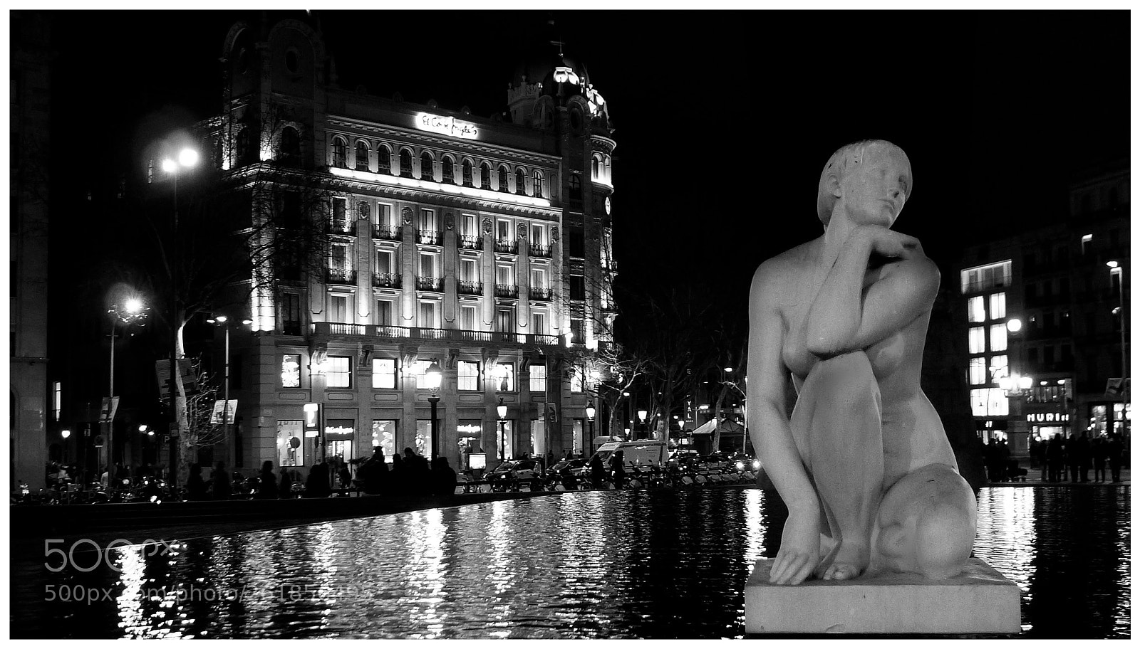 Leica D-LUX 5 sample photo. Night in barcelona photography