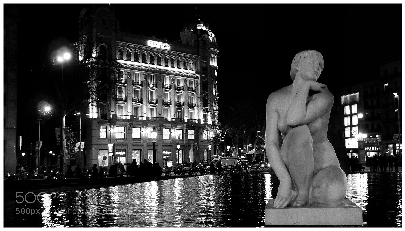 Leica D-LUX 5 sample photo. Night in barcelona photography