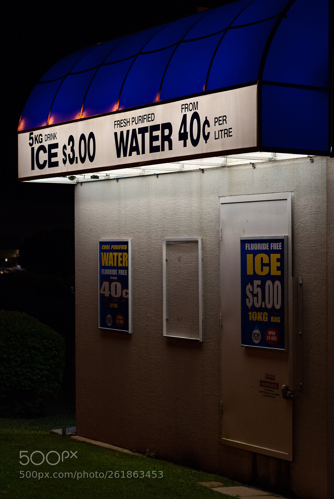 Nikon D200 sample photo. Ice machine photography