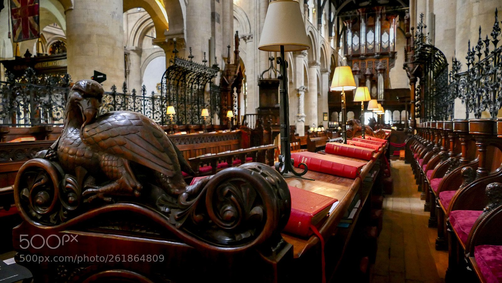 Leica V-Lux (Typ 114) sample photo. In a chapel state photography