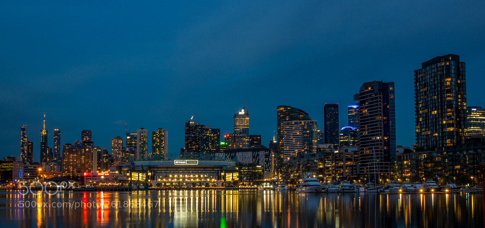 Canon EOS 750D (EOS Rebel T6i / EOS Kiss X8i) sample photo. Docklands 01 photography
