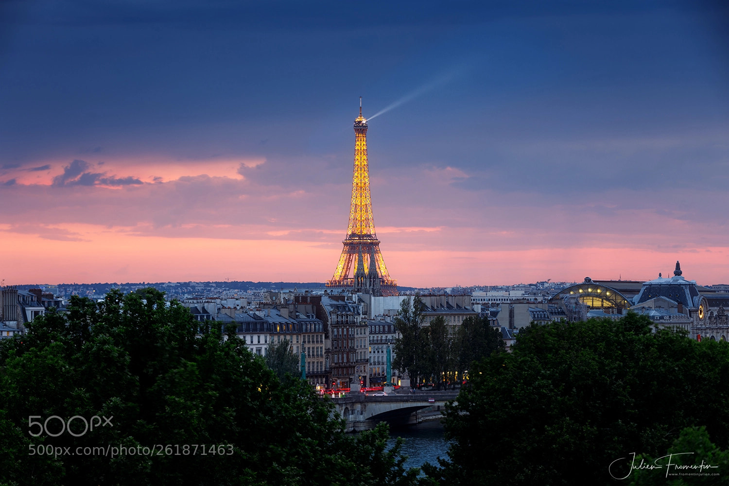 Canon EOS 5D Mark IV sample photo. Tour eiffel mus e photography