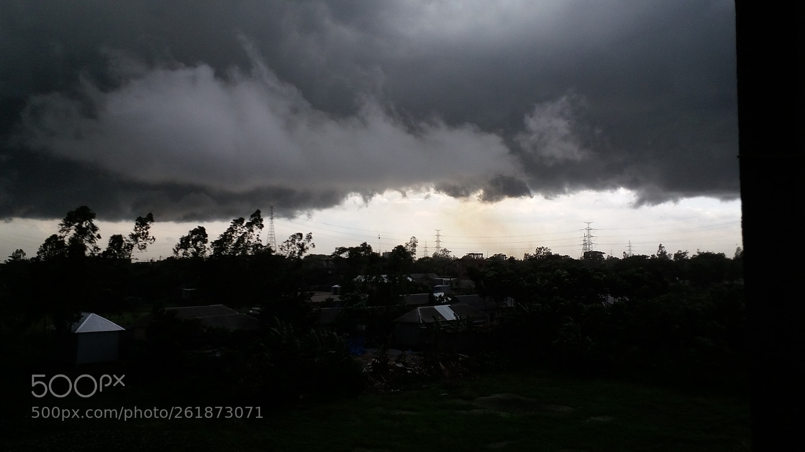 Samsung Galaxy E7 sample photo. Darksky clouds photography