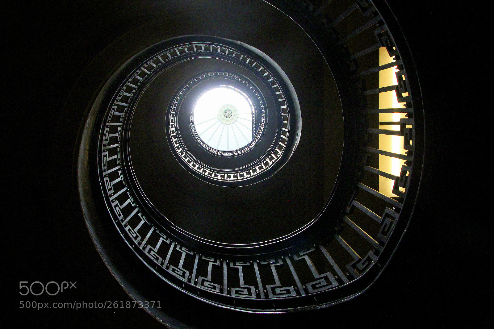 Canon EOS 600D (Rebel EOS T3i / EOS Kiss X5) sample photo. Mechanics institute staircase photography